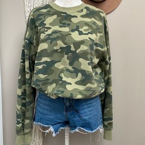 Urban Nation | Camo Crop Sweater - L